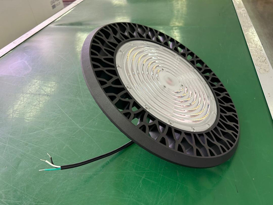 IP65 防水 200W LED ベイライト 急速な熱消耗